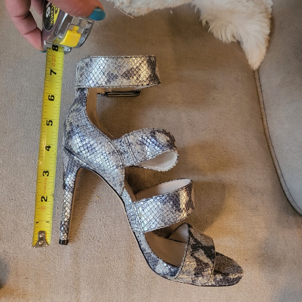 Vince Camuto Rittel Snake-Embossed leather heels sz 6.5 - Picture 10 of 10